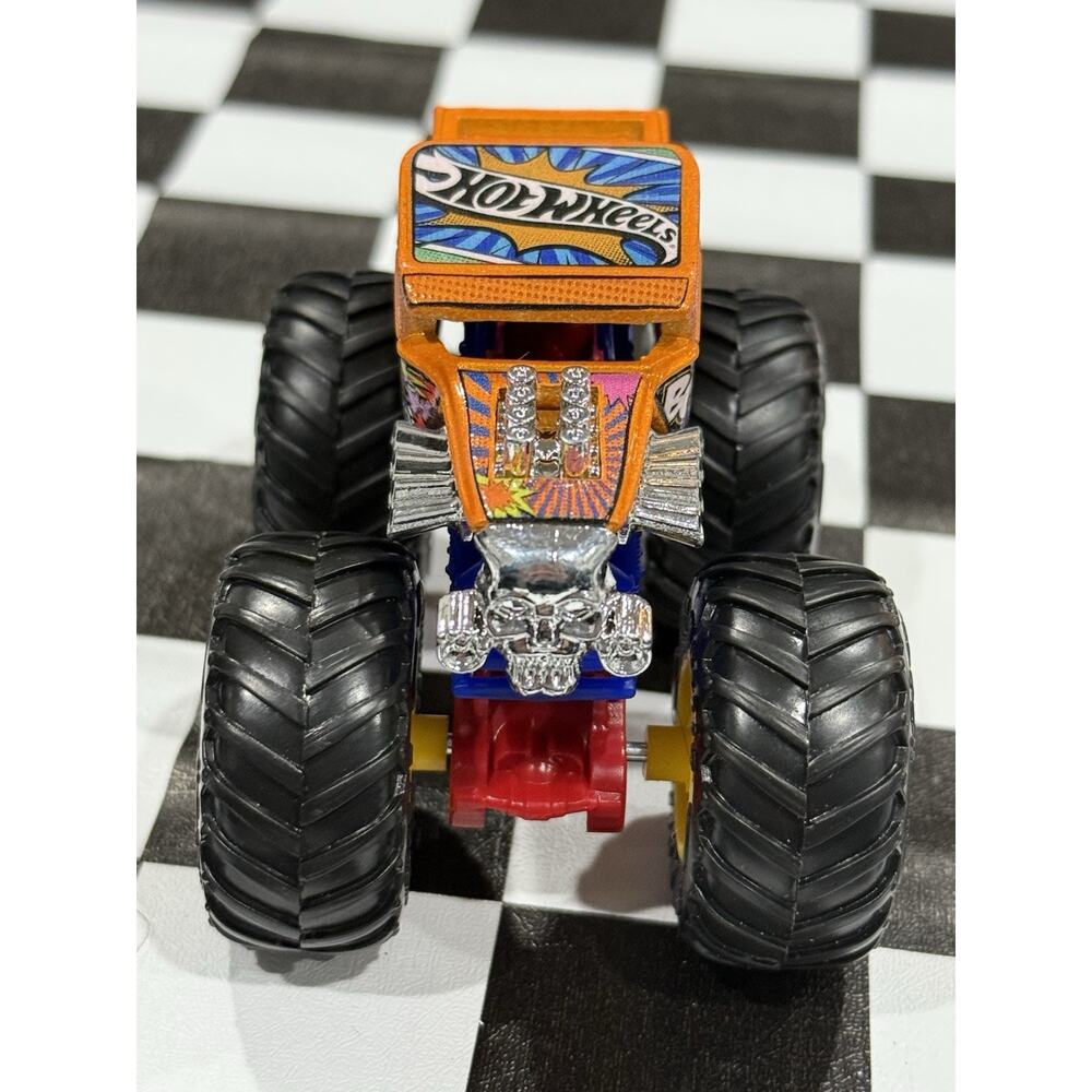 Hot Wheels Monster Trucks BONE SHAKER 1:64 Comic Book Crashers 2022 Loose - Picture 2 of 6
